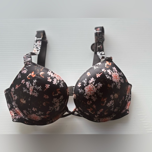 Victoria's Secret Push Up Bra - Picture 1 of 11
